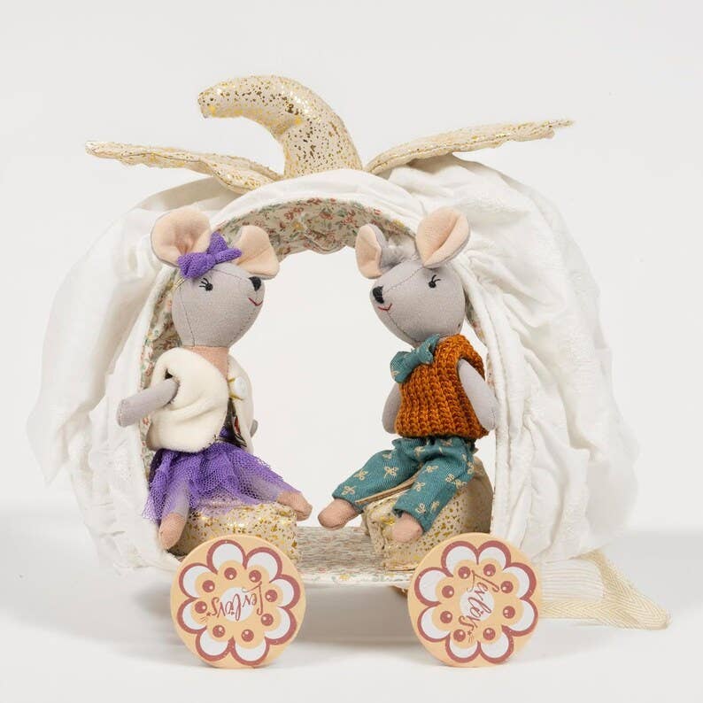 LEVLOVS - LevLovs Halloween Pumpkin Coach - LIMITED EDITION