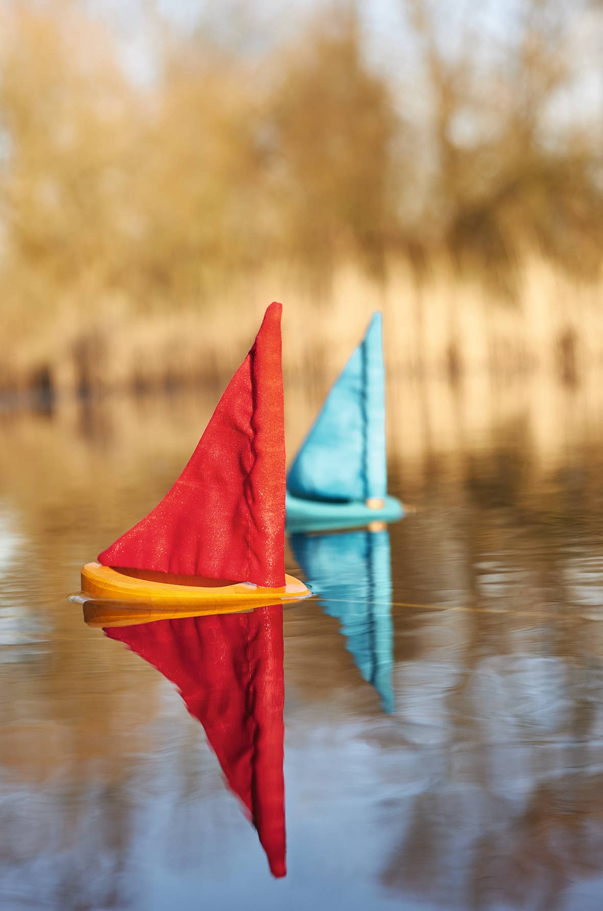 Goki America - Wooden Puddle Sailboats