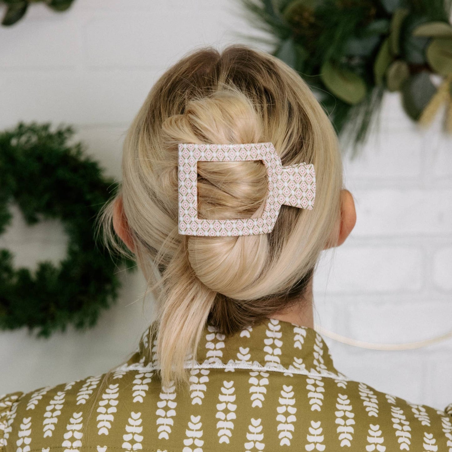 TELETIES - Pine & Pearl | Medium | Flat Square Hair Clip