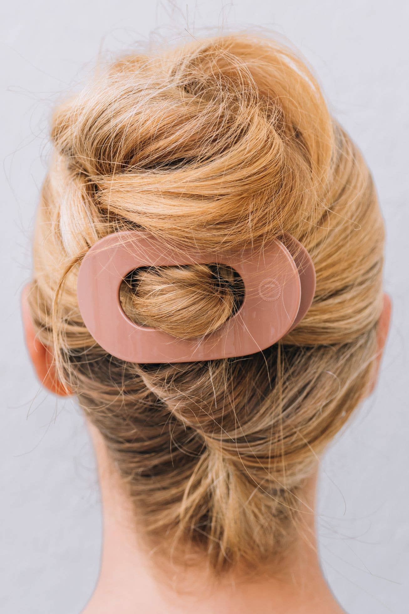 Round Flat Hair Clip | Medium | Mocha Mousse