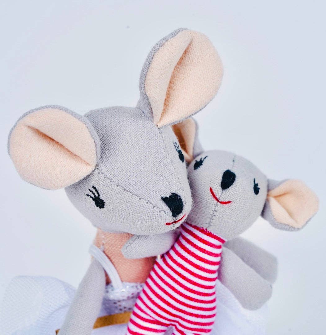 LEVLOVS - Baby Mice in Cheese Box