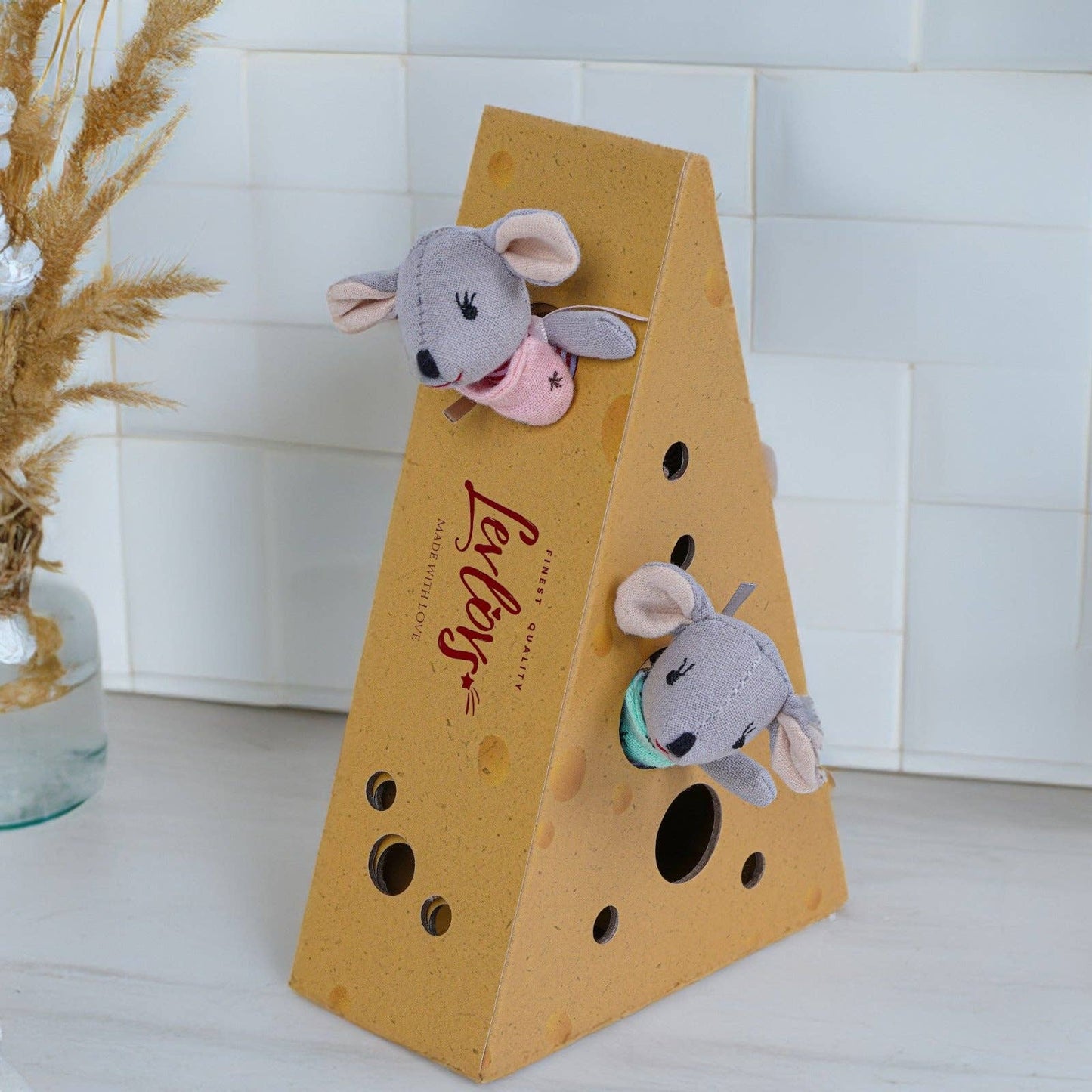 LEVLOVS - Baby Mice in Cheese Box